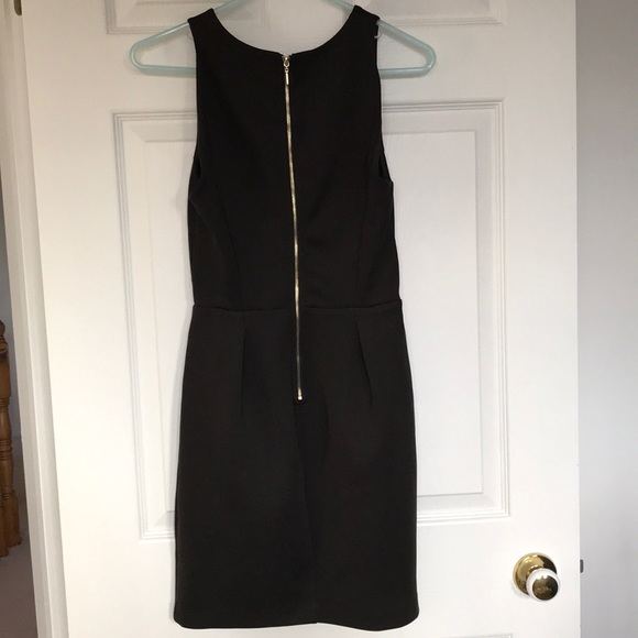 Black pleated skater dress - Picture 2 of 10